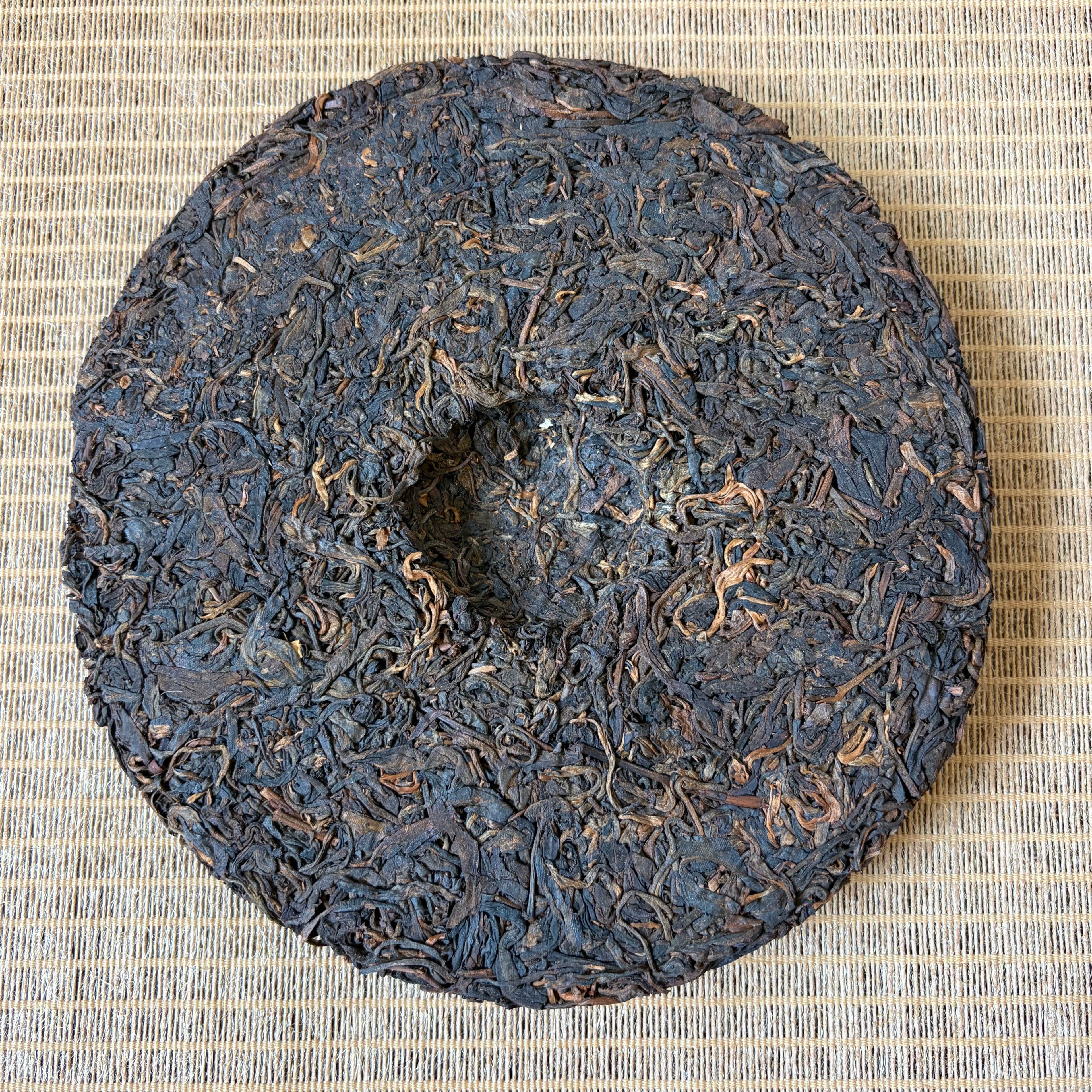 2000 Jin Ye Hao Yiwu Ancient Tea Tree