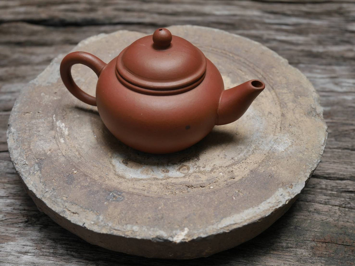 Shuiping Pigeon Spout Teapot