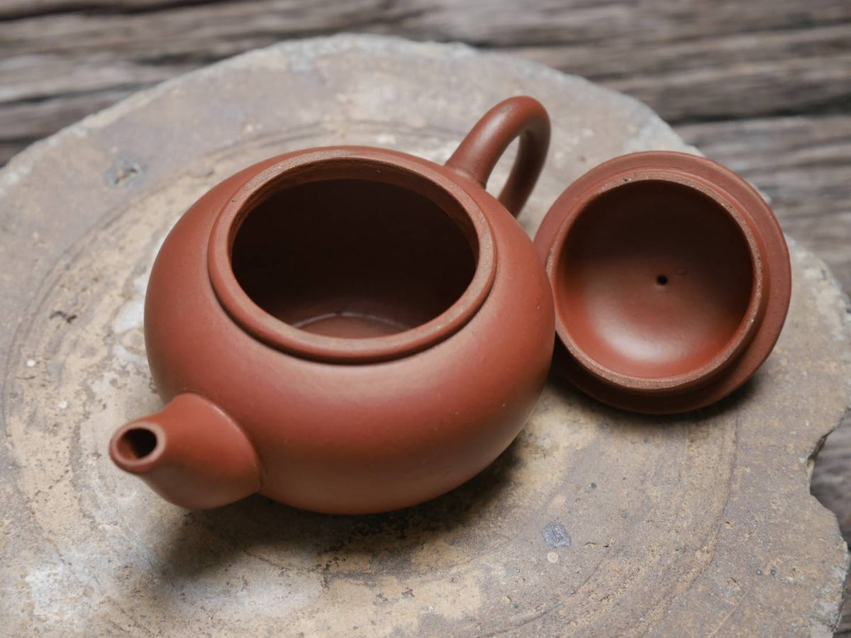Shuiping Pigeon Spout Teapot