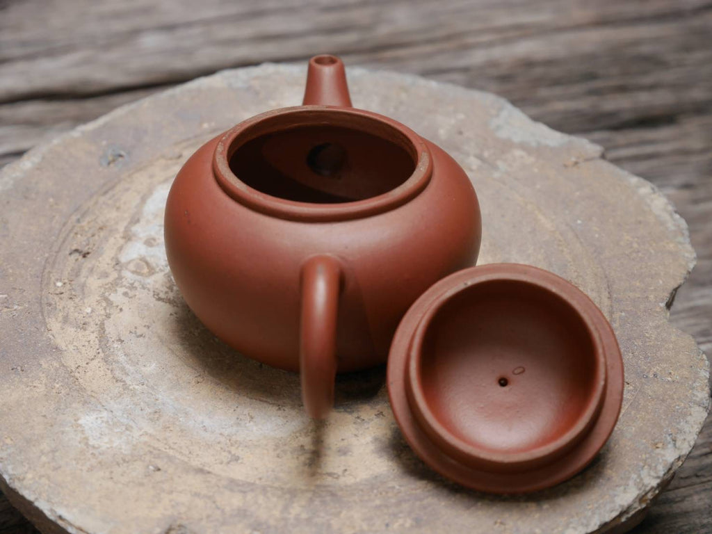 Shuiping Pigeon Spout Teapot